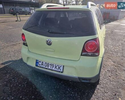 Желтый Фольксваген Поло, объемом двигателя 1.6 л и пробегом 124 тыс. км за 2990 $, фото 9 на Automoto.ua