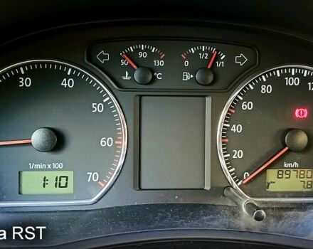 Желтый Фольксваген Поло, объемом двигателя 1.4 л и пробегом 89 тыс. км за 5999 $, фото 6 на Automoto.ua