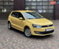 Желтый Фольксваген Поло, объемом двигателя 1.2 л и пробегом 204 тыс. км за 6000 $, фото 1 на Automoto.ua