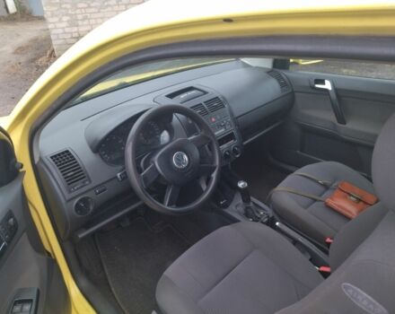 Желтый Фольксваген Поло, объемом двигателя 1.2 л и пробегом 230 тыс. км за 2500 $, фото 5 на Automoto.ua