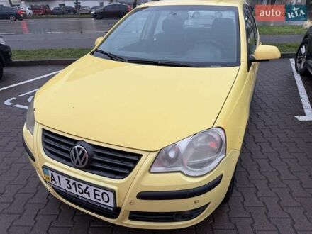 Желтый Фольксваген Поло, объемом двигателя 1.39 л и пробегом 263 тыс. км за 4000 $, фото 1 на Automoto.ua