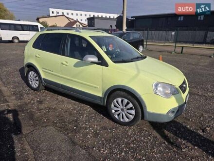 Желтый Фольксваген Поло, объемом двигателя 1.6 л и пробегом 124 тыс. км за 2900 $, фото 1 на Automoto.ua