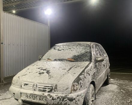 Серый Фольксваген Поло, объемом двигателя 1.4 л и пробегом 250 тыс. км за 2000 $, фото 3 на Automoto.ua