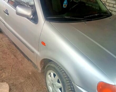 Серый Фольксваген Поло, объемом двигателя 1.4 л и пробегом 300 тыс. км за 1600 $, фото 2 на Automoto.ua