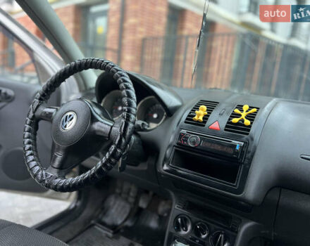 Сірий Фольксваген Поло, об'ємом двигуна 1.4 л та пробігом 380 тис. км за 1950 $, фото 18 на Automoto.ua