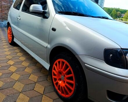 Серый Фольксваген Поло, объемом двигателя 1.4 л и пробегом 245 тыс. км за 3000 $, фото 2 на Automoto.ua