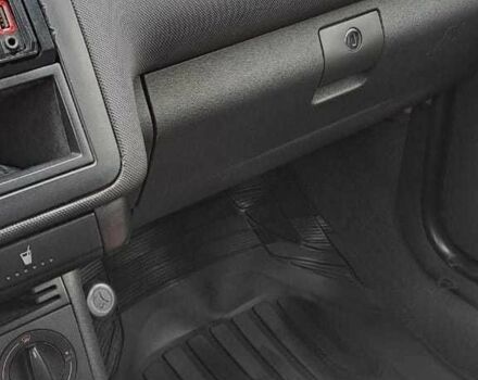 Серый Фольксваген Поло, объемом двигателя 1.4 л и пробегом 202 тыс. км за 4000 $, фото 7 на Automoto.ua