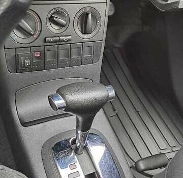 Серый Фольксваген Поло, объемом двигателя 1.4 л и пробегом 202 тыс. км за 4000 $, фото 12 на Automoto.ua