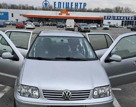 Серый Фольксваген Поло, объемом двигателя 1.4 л и пробегом 202 тыс. км за 4000 $, фото 2 на Automoto.ua