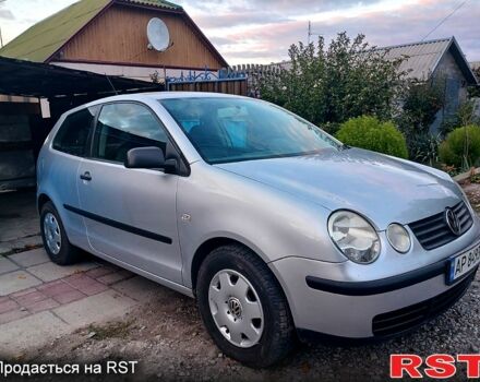 Серый Фольксваген Поло, объемом двигателя 1.2 л и пробегом 220 тыс. км за 3000 $, фото 2 на Automoto.ua