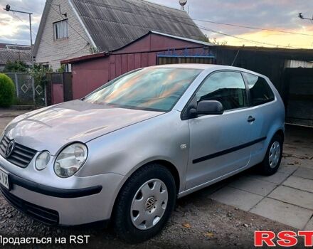 Серый Фольксваген Поло, объемом двигателя 1.2 л и пробегом 220 тыс. км за 3000 $, фото 1 на Automoto.ua