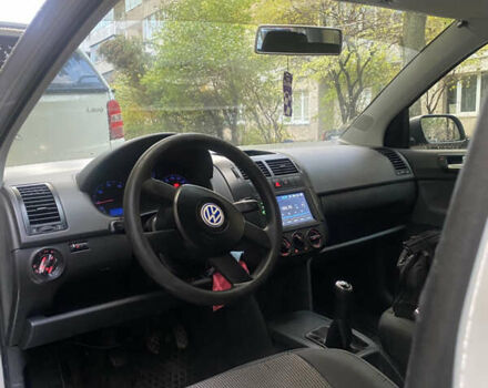 Серый Фольксваген Поло, объемом двигателя 1.39 л и пробегом 256 тыс. км за 2750 $, фото 4 на Automoto.ua