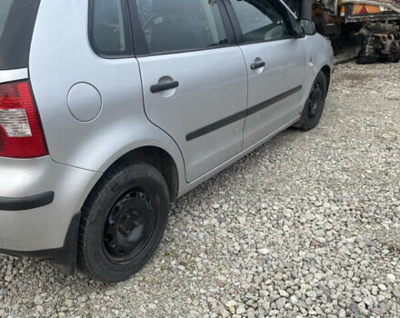 Серый Фольксваген Поло, объемом двигателя 1.4 л и пробегом 255 тыс. км за 3000 $, фото 1 на Automoto.ua