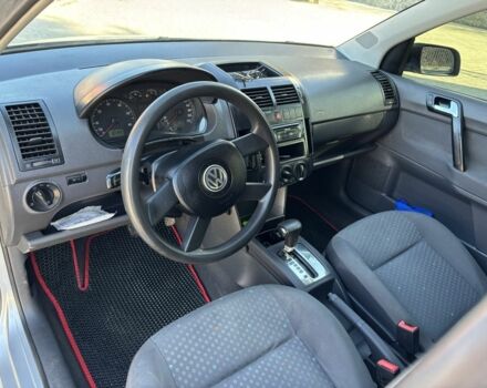 Серый Фольксваген Поло, объемом двигателя 1.4 л и пробегом 203 тыс. км за 4300 $, фото 6 на Automoto.ua