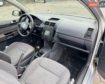 Серый Фольксваген Поло, объемом двигателя 1.2 л и пробегом 217 тыс. км за 2300 $, фото 10 на Automoto.ua