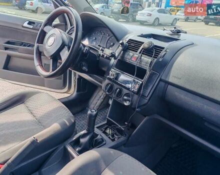 Серый Фольксваген Поло, объемом двигателя 1.39 л и пробегом 410 тыс. км за 3500 $, фото 6 на Automoto.ua