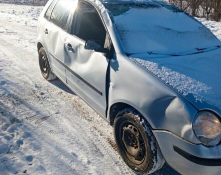 Серый Фольксваген Поло, объемом двигателя 1.4 л и пробегом 200 тыс. км за 1550 $, фото 1 на Automoto.ua