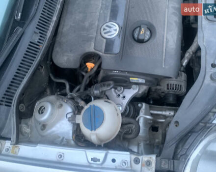 Серый Фольксваген Поло, объемом двигателя 1.39 л и пробегом 230 тыс. км за 4800 $, фото 6 на Automoto.ua