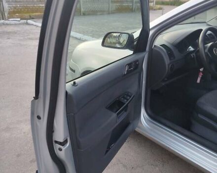 Сірий Фольксваген Поло, об'ємом двигуна 1.4 л та пробігом 221 тис. км за 3700 $, фото 4 на Automoto.ua