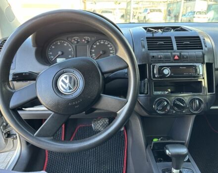 Серый Фольксваген Поло, объемом двигателя 1.4 л и пробегом 203 тыс. км за 4300 $, фото 7 на Automoto.ua