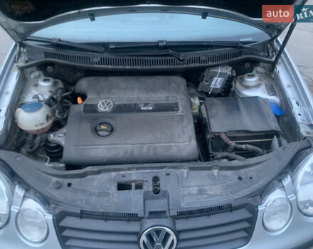 Серый Фольксваген Поло, объемом двигателя 1.39 л и пробегом 230 тыс. км за 4800 $, фото 5 на Automoto.ua