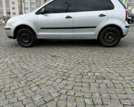 Серый Фольксваген Поло, объемом двигателя 1.2 л и пробегом 272 тыс. км за 3500 $, фото 3 на Automoto.ua