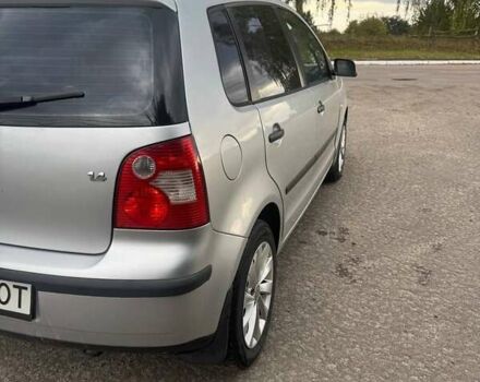 Серый Фольксваген Поло, объемом двигателя 1.4 л и пробегом 250 тыс. км за 4500 $, фото 2 на Automoto.ua