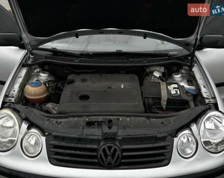 Серый Фольксваген Поло, объемом двигателя 1.39 л и пробегом 357 тыс. км за 3200 $, фото 18 на Automoto.ua