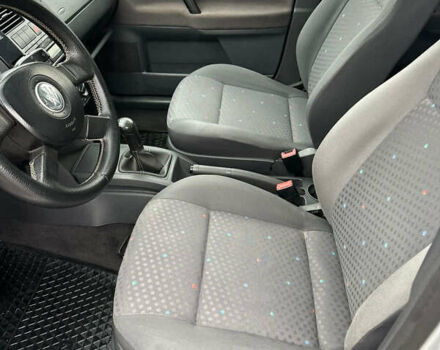 Серый Фольксваген Поло, объемом двигателя 1.2 л и пробегом 250 тыс. км за 3700 $, фото 8 на Automoto.ua