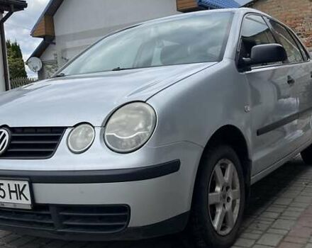 Серый Фольксваген Поло, объемом двигателя 1.39 л и пробегом 331 тыс. км за 3800 $, фото 1 на Automoto.ua