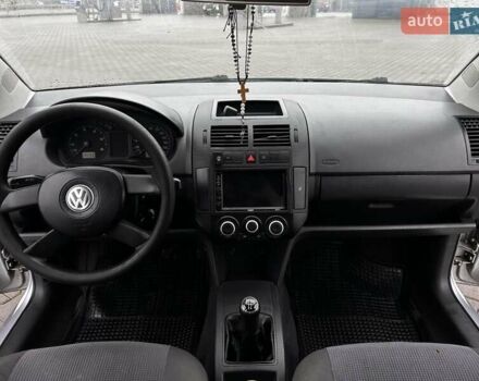 Серый Фольксваген Поло, объемом двигателя 1.39 л и пробегом 357 тыс. км за 3200 $, фото 11 на Automoto.ua