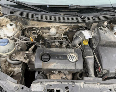 Серый Фольксваген Поло, объемом двигателя 1.2 л и пробегом 272 тыс. км за 3500 $, фото 11 на Automoto.ua