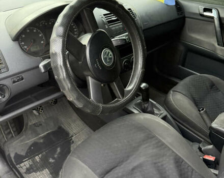 Серый Фольксваген Поло, объемом двигателя 1.2 л и пробегом 272 тыс. км за 3500 $, фото 9 на Automoto.ua