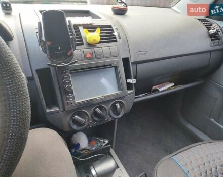 Серый Фольксваген Поло, объемом двигателя 1.4 л и пробегом 240 тыс. км за 4500 $, фото 1 на Automoto.ua