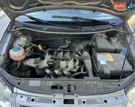 Серый Фольксваген Поло, объемом двигателя 1.2 л и пробегом 165 тыс. км за 4600 $, фото 5 на Automoto.ua