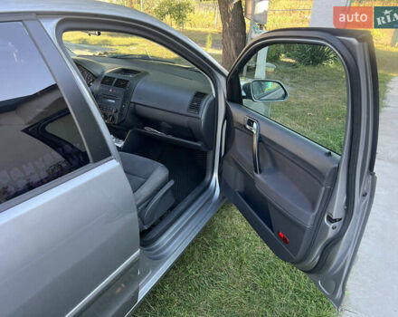 Серый Фольксваген Поло, объемом двигателя 1.2 л и пробегом 165 тыс. км за 4600 $, фото 3 на Automoto.ua