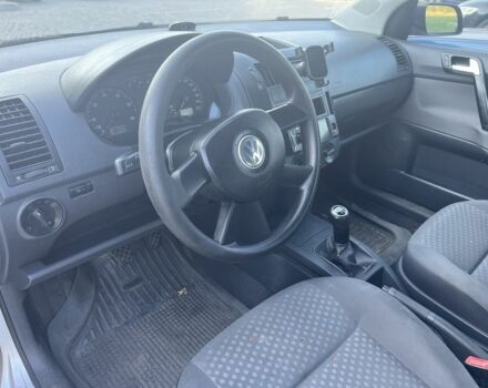 Серый Фольксваген Поло, объемом двигателя 1.4 л и пробегом 206 тыс. км за 3300 $, фото 4 на Automoto.ua