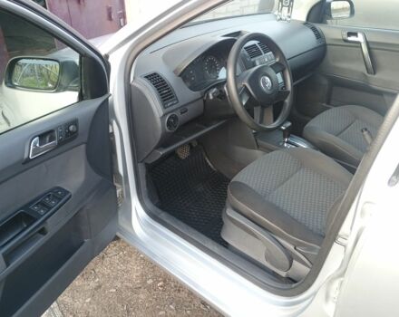 Серый Фольксваген Поло, объемом двигателя 1.4 л и пробегом 201 тыс. км за 4500 $, фото 6 на Automoto.ua