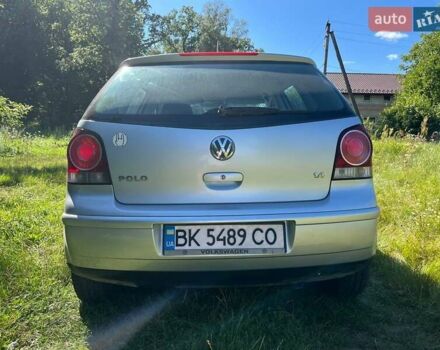 Серый Фольксваген Поло, объемом двигателя 1.4 л и пробегом 207 тыс. км за 4400 $, фото 3 на Automoto.ua