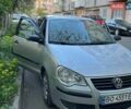 Серый Фольксваген Поло, объемом двигателя 1.4 л и пробегом 195 тыс. км за 4900 $, фото 1 на Automoto.ua