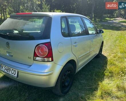 Серый Фольксваген Поло, объемом двигателя 1.4 л и пробегом 207 тыс. км за 4400 $, фото 5 на Automoto.ua