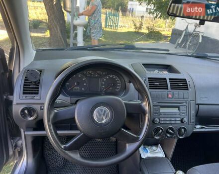Серый Фольксваген Поло, объемом двигателя 1.2 л и пробегом 165 тыс. км за 3700 $, фото 1 на Automoto.ua