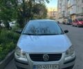 Серый Фольксваген Поло, объемом двигателя 1.4 л и пробегом 195 тыс. км за 4900 $, фото 1 на Automoto.ua