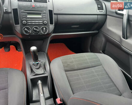 Серый Фольксваген Поло, объемом двигателя 1.42 л и пробегом 265 тыс. км за 5000 $, фото 14 на Automoto.ua