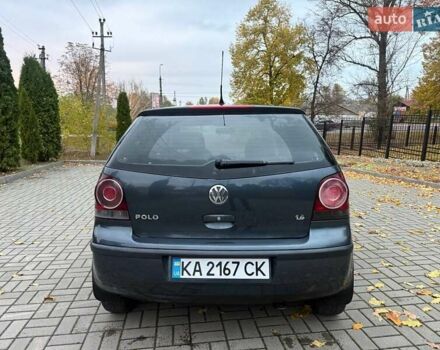 Серый Фольксваген Поло, объемом двигателя 1.4 л и пробегом 208 тыс. км за 4600 $, фото 6 на Automoto.ua