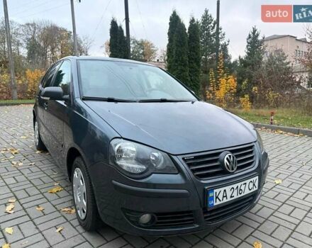 Серый Фольксваген Поло, объемом двигателя 1.4 л и пробегом 208 тыс. км за 4600 $, фото 2 на Automoto.ua