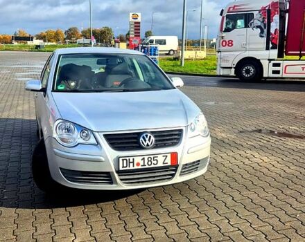 Серый Фольксваген Поло, объемом двигателя 1.4 л и пробегом 196 тыс. км за 4500 $, фото 2 на Automoto.ua