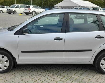 Сірий Фольксваген Поло, об'ємом двигуна 1.4 л та пробігом 195 тис. км за 5800 $, фото 3 на Automoto.ua