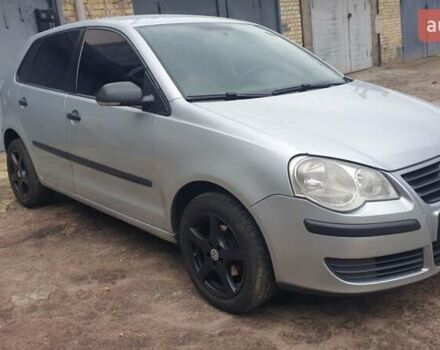 Серый Фольксваген Поло, объемом двигателя 1.4 л и пробегом 333 тыс. км за 3000 $, фото 2 на Automoto.ua