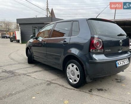 Серый Фольксваген Поло, объемом двигателя 1.39 л и пробегом 208 тыс. км за 4500 $, фото 4 на Automoto.ua
